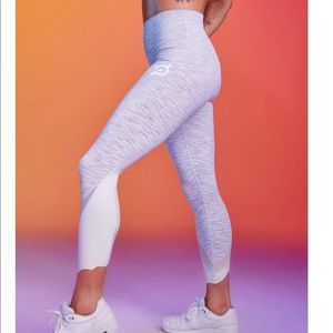 Lululemon Wunder Under Scallop Cropped